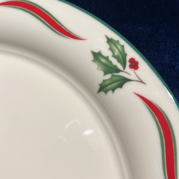 Lenox Country Holly Salad Plate Chinastone EUC Discontinued, Made in USA! - Picture 3 of 5